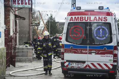 Pozar mieszkania w Pelplinie przy ulicy Mickiewicza....