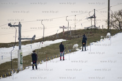 Koszałkowo. Stok narciarski i wyciąg na zboczach...