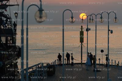 Sopockie molo o wschodzie S onca. 11.08.2015 fot. Wojtek...