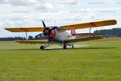 Lotnisko w Pruszczu Gdanskim w dniu 80 lecia Aeroklubu...