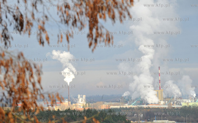 Panorama Swiecia z dymiacymi zakladami celulozowymi...