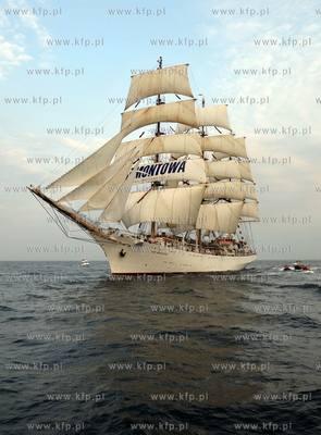 Wielka parada zaglowcow po Zatoce Gdanskiej na zakonczenie...