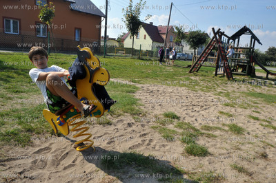 Chalupy na Polwyspie Helskim. Plac zabaw. 12.09.2010...