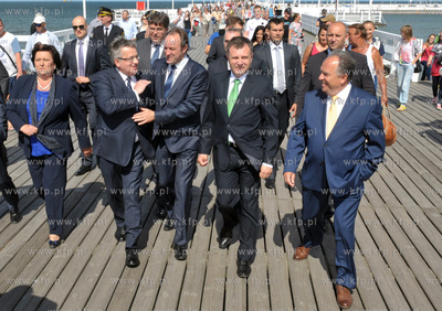 Wizyta prezydenta Bronislawa Komorowskiego wraz zona...