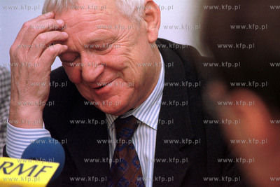 Mieczyslaw Rakowski - ostatni premier PRL Konferencja...