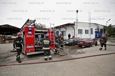 Pozar w punkcie odbioru towaru sklepow OLE OLE i RTV...