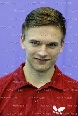 Jakub Folwarski, tenisista stolowy. 18.11.2013 fot....