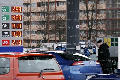 Gdansk Przymorze. Cena benzyny E 95  na stacji Leclerc...