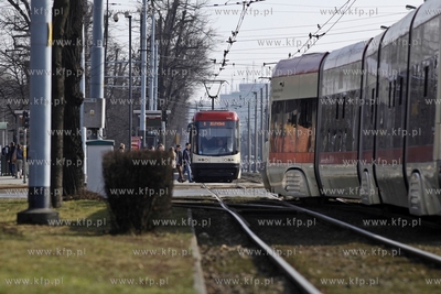 Gdańsk. Tramwaj linii nr 6 ( Pesa Swing ) przy al....