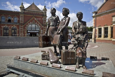 Nieznany sprawca próbował ukraść jedną z postaci...