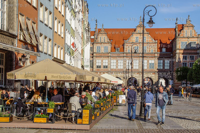 Weekend bez maseczek i z otwartymi ogródkami restauracji...