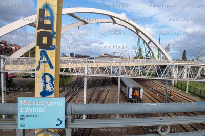 Na gdańskich mostach i wiaduktach pojawiły się tabliczki...