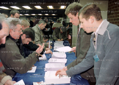 Pierwsza konwencja Platformy Obywatelskiej zalozonej...