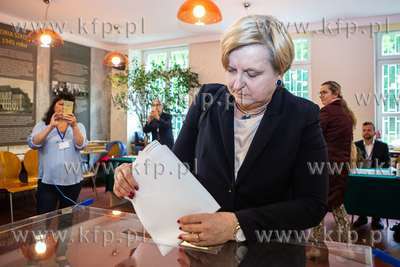 Wybory do Europarlamentu. Gdańsk III L.O. ul. Topolowa....