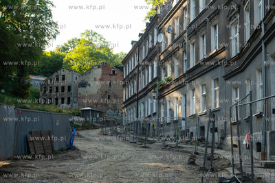 Rewitalizaja Biskupiej Górki. Nz. Budynki przy ulicy...