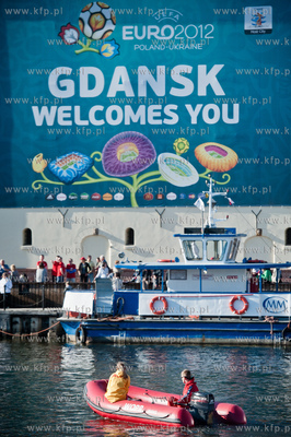 Gdansk. Patrol na motorowce Wodnego Ochotniczego Pogotowia...