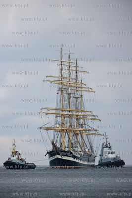 Gdynia. Jeden z najstarszych i najwiekszych zaglowcow...