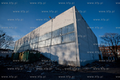 Gdansk. Rozbiorka hali sportowej nalzacej do klubu...