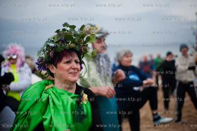 Gdansk. Plaza w Jelitkowie. Noworoczna zimowa kapiel...