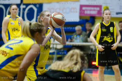 Gdynia, hala GOSiR. Mistrzostwa Polski Juniorek Starszych....