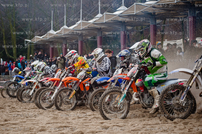 Gdynia. Plaza Miejska. Wielka Orkiestra Swiatecznej...