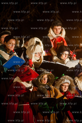 Gdansk. Zieleniec przy pomniku Jana Heweliusza. Widowisko...