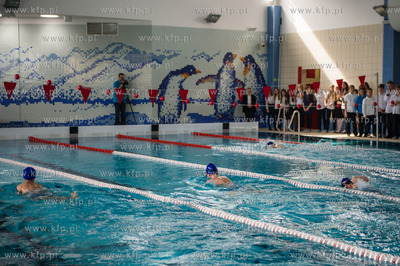 Pruszcz Gdanski. Uroczyste otwarcie krytej
plywalni...
