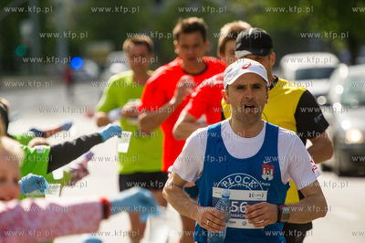 Zawodnicy na trasie I PZU Gdansk Maraton.
17.05.2015
fot....