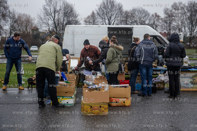 Gielda samochodowa w Pruszczu Gdanskim. Jedno z
najwiekszych...