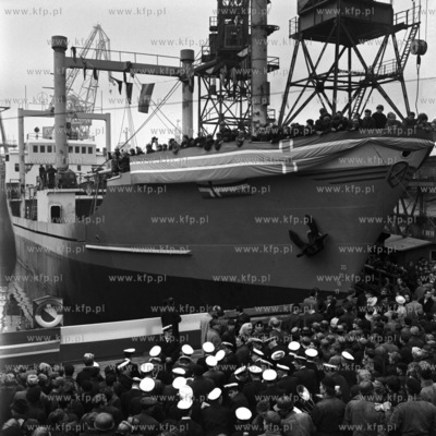 Chrzest trzech paragrafowcow zbudowanych w Stoczni...