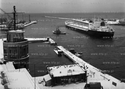 Wejście do portu gdańskiego. 
1967
zhp_z.kosycarz_p10
Fot....