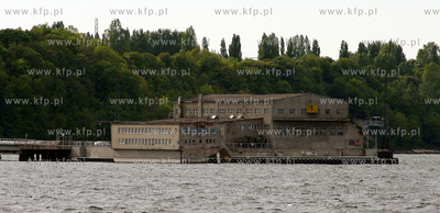 Dawna torpedownia w porcie Marynarki Wojennej. Obecnie...