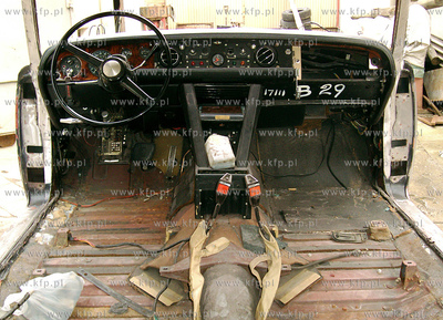 Rolls Royce z 1968 roku restaurowany w warsztacie blacharskim...