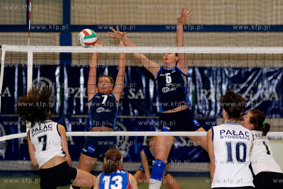 Rumia. W pierwszym meczu play-off II lLigi Pilki Siatkowej...