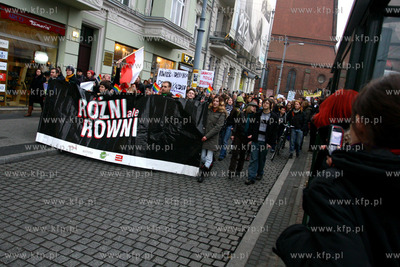 Tegoroczny marsz rownosci i tolerancji konczacy dni...