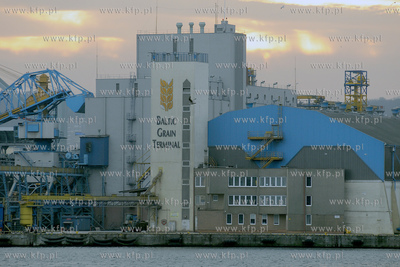 Nabrzeza gdynskiego portu. Nz. Termina zbozowy
28.11.2008
fot....