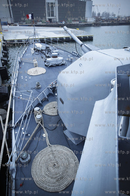 Gdynia Port Wojenny. FNS Commandant Blaison to fregata...