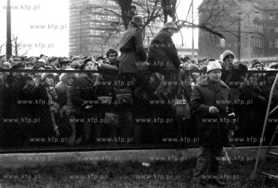 Odsloniecie Pomnika Poleglych Stoczniowcow w Gdansku.
Ludzie...