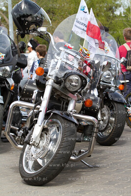 Gdansk. Zlot chopperow w Brzeznie przy molo. Po zbiorce...