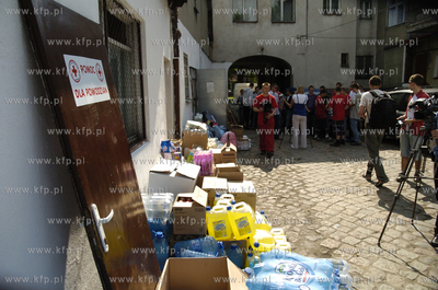 Slupsk. 24 tony darow przekazak slupski oddzial PCK...