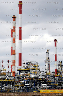 Gdansk. Elementy instalacji rafinerii Grupy Lotos S.A.
29.03.2011
fot....