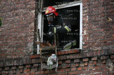 Pozar budynku przy ul. Starowiejskiej 11 w Gdansku-Letnicy....