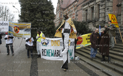 Przed szczecinskim Urzedem Wojewodzkim odbyla się...