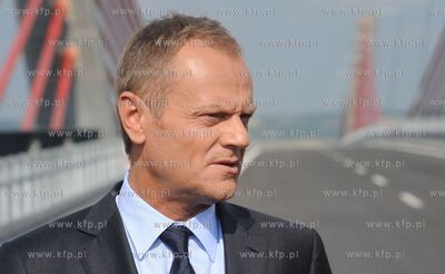Otwarcie mostu w Kwidzynie. Nz. Premier Donald Tusk...
