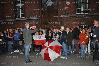Protest mieszkancow Koscierzyny w obronie zasad demokracji....