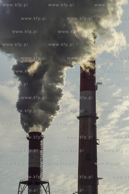 Dymiący komin PGE Energia Ciepła Oddział Wybrzeże...