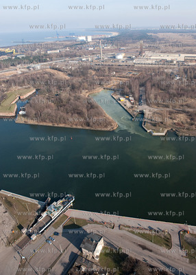 Siarkopol Gdansk SA (na drugim planie) w Gdansku od...