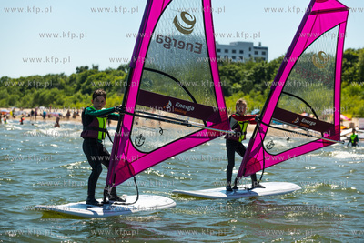 Plaza w Sopocie, przy Sopockim Klubie Zeglarskim. Briefing...