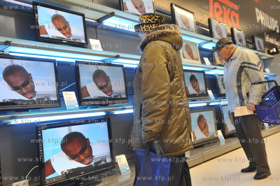 Oficjalne otwarcie dla klientow centrum handlowego...