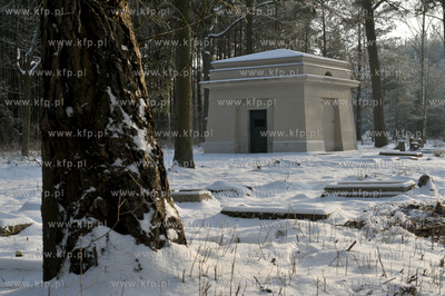 Odrestaurowany grobowiec Gralathow w Sulminie gmina...